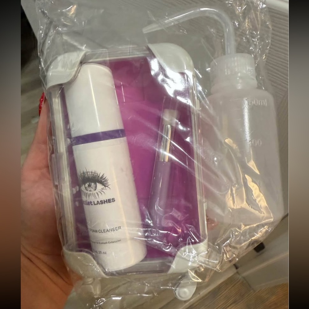 BNWT Lash Cleaner, brush and mask!